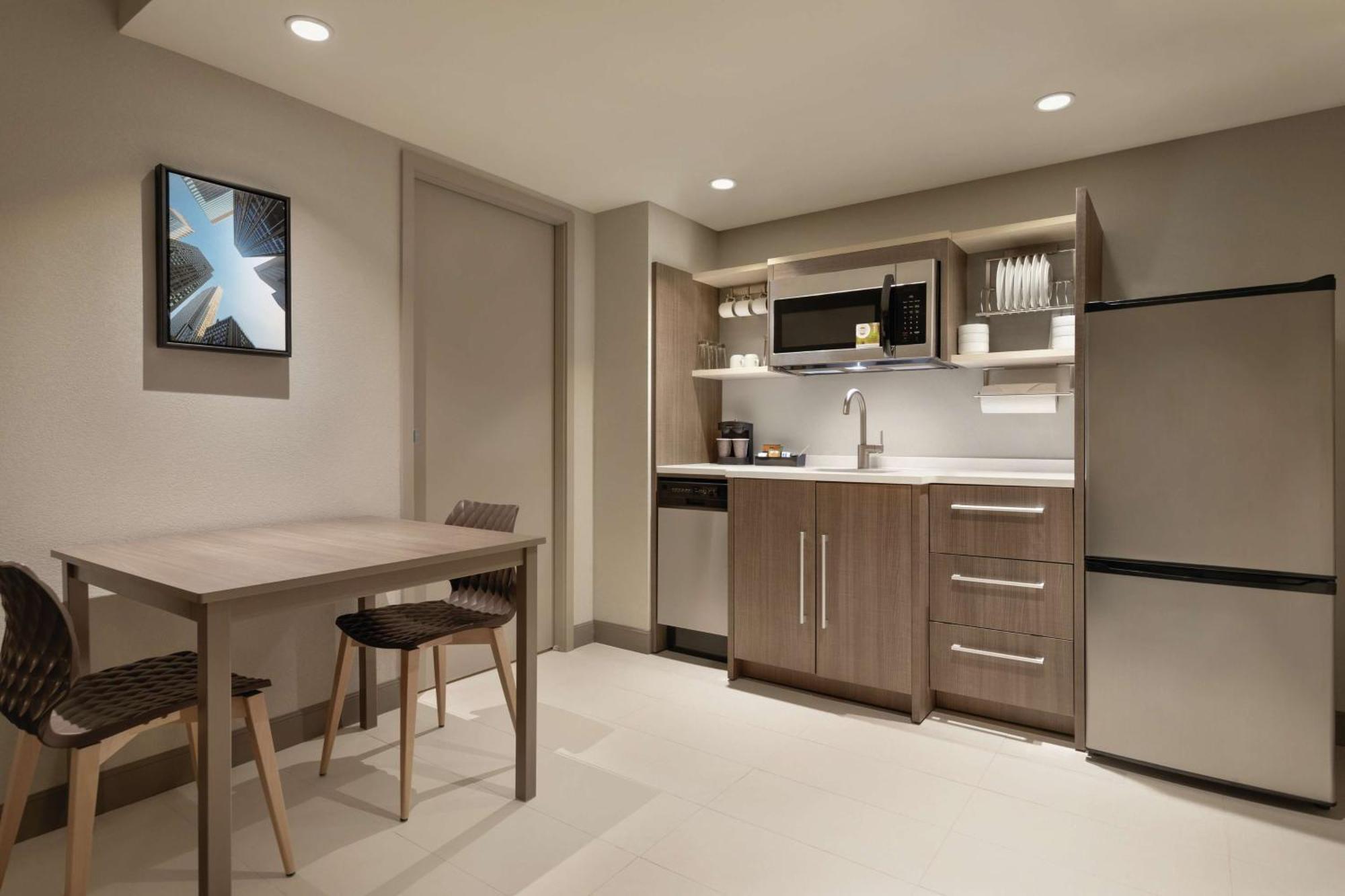 Home2 Suites By Hilton Chicago River North Exterior photo