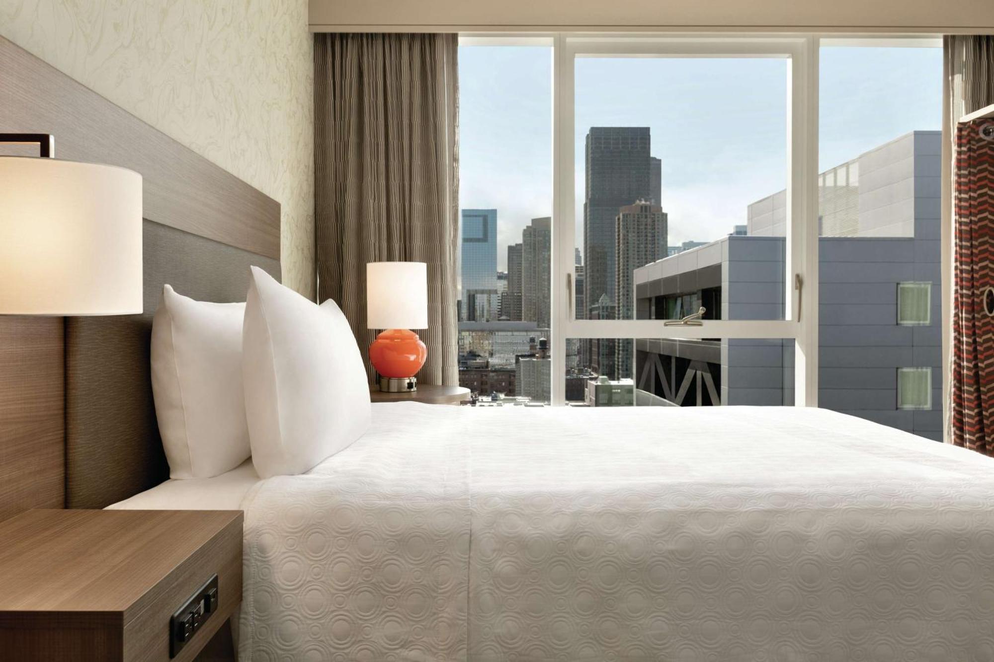 Home2 Suites By Hilton Chicago River North Exterior photo