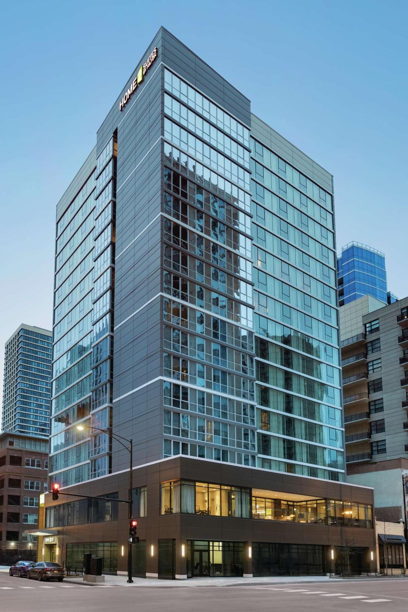 Home2 Suites By Hilton Chicago River North Exterior photo
